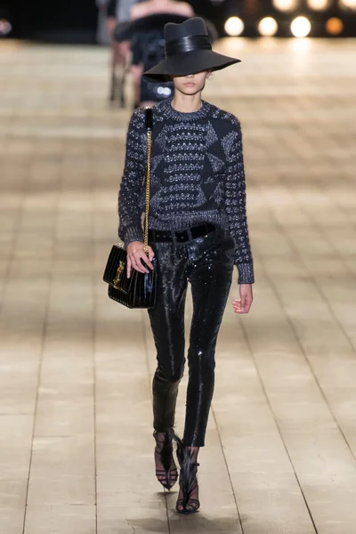 Look 26